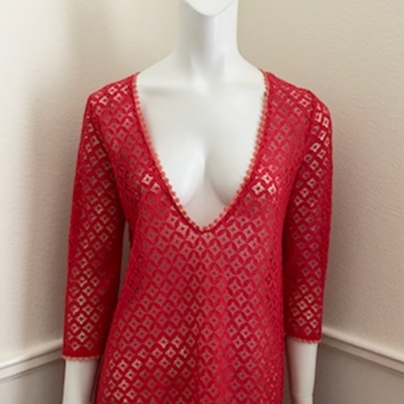 Red cover up - Picture 2 of 7